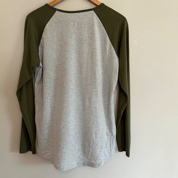 "Have Yourself Merry Little Christmas" Baseball Tee Jersey Womens Large Green Gr - Picture 2 of 7